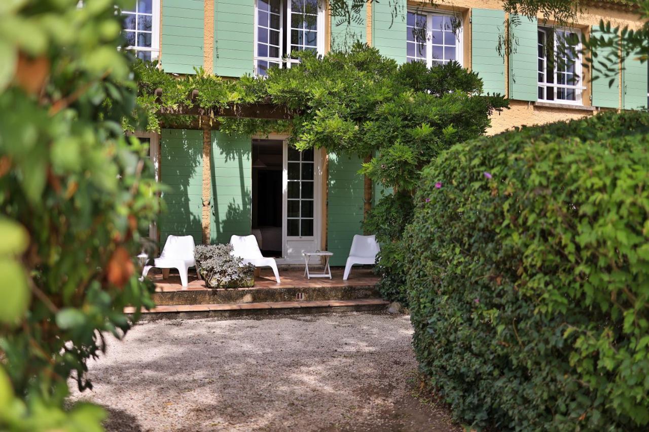 Logis Hotel Castel Mouisson Barbentane Exterior foto