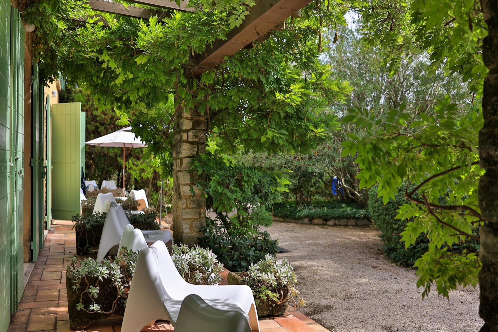 Logis Hotel Castel Mouisson Barbentane Exterior foto