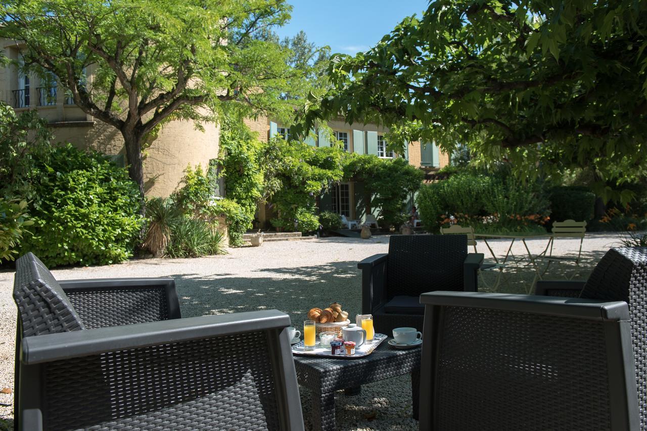 Logis Hotel Castel Mouisson Barbentane Exterior foto
